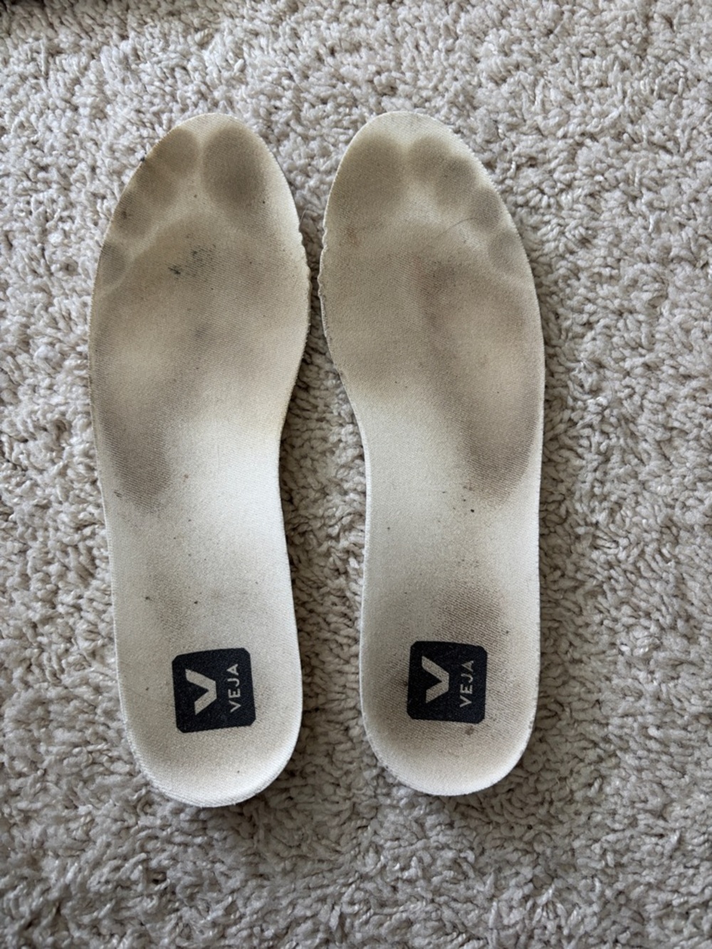 Veja Sneakers - Picture 7 of 8